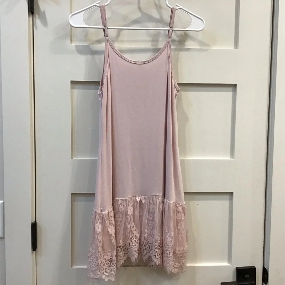 🌸 Women’s Pink Lace Bottom Camisole / Dress (Size S) - Picture 3 of 4